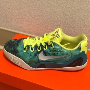 Kobe IX EM